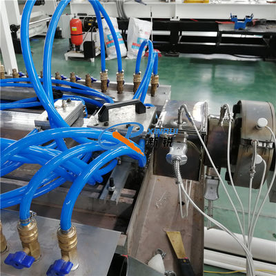 LED-Streifen-linearer heller Abdeckung PC Plastikprofil, das Maschine herstellt